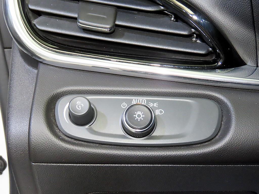 Chevrolet Bolt 2017 Blanco - Importación desde Corea - HF Imports Iquique - Foto 14