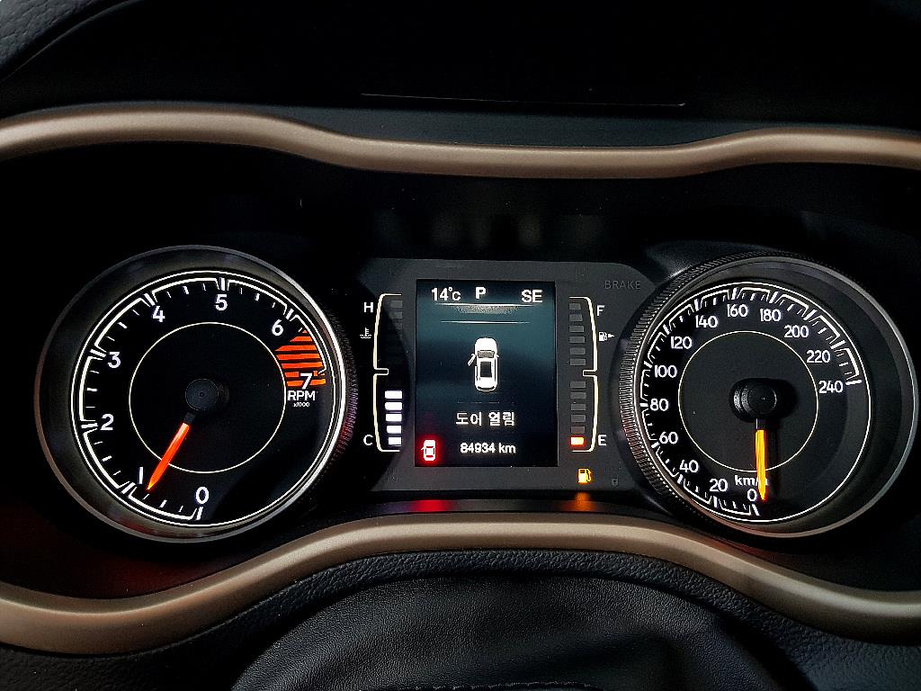 Jeep Cherokee - Vista 6