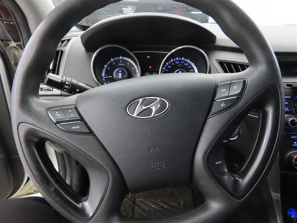 HYUNDAI Sonata - Vista 8