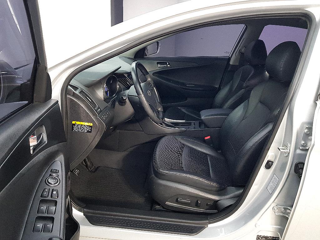 HYUNDAI Sonata - Vista 8