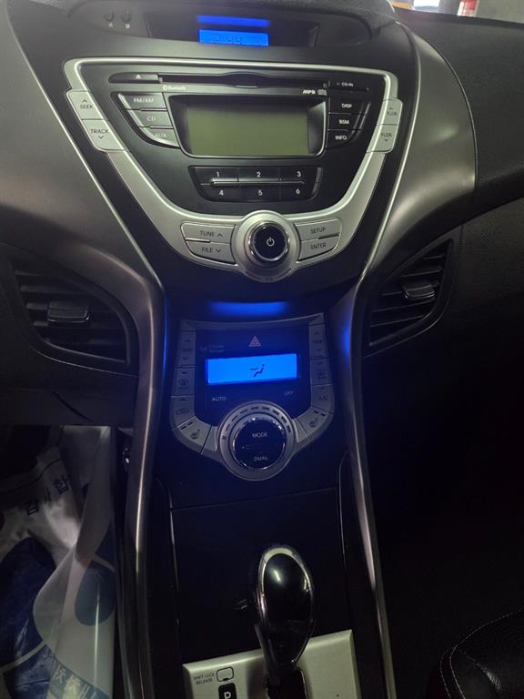 HYUNDAI Avante - Vista 6