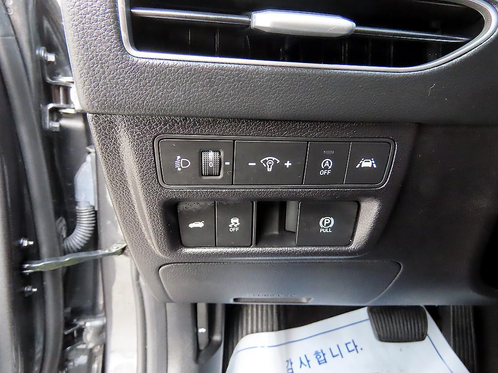 HYUNDAI Sonata - Vista 12