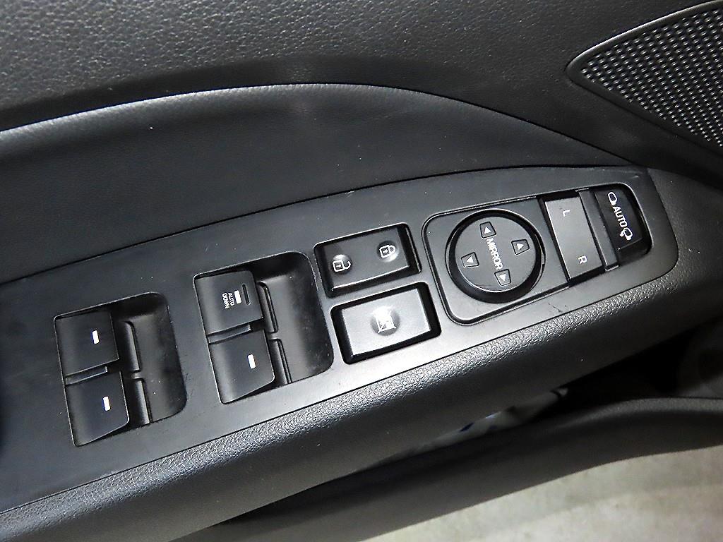 HYUNDAI Avante 2018 Blanco - Importación desde Corea - HF Imports Iquique - Foto 13