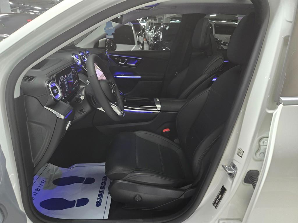 Mercedes Benz GLC Class - Vista 5