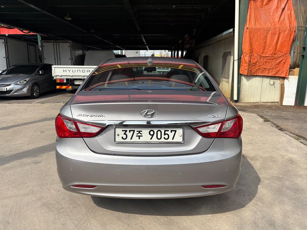 HYUNDAI Sonata - Vista 4