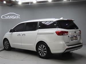 KIA Carnival - Vista 6
