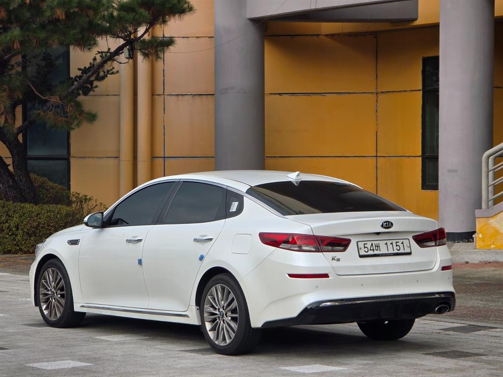 KIA K5 - Vista 7