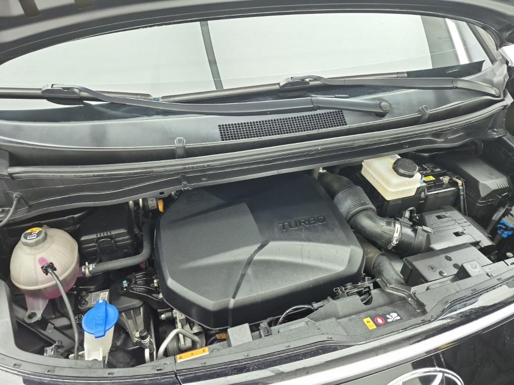 HYUNDAI Staria - Vista 6