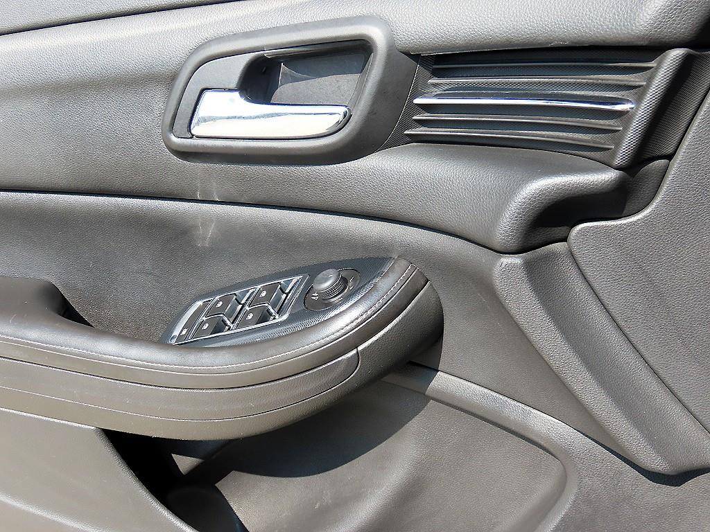 Chevrolet Malibu - Vista 11