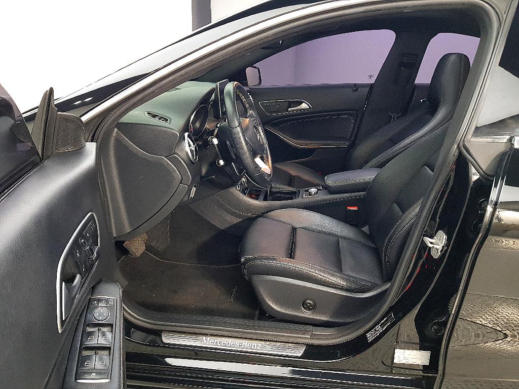 Mercedes Benz CLA Class - Vista 8