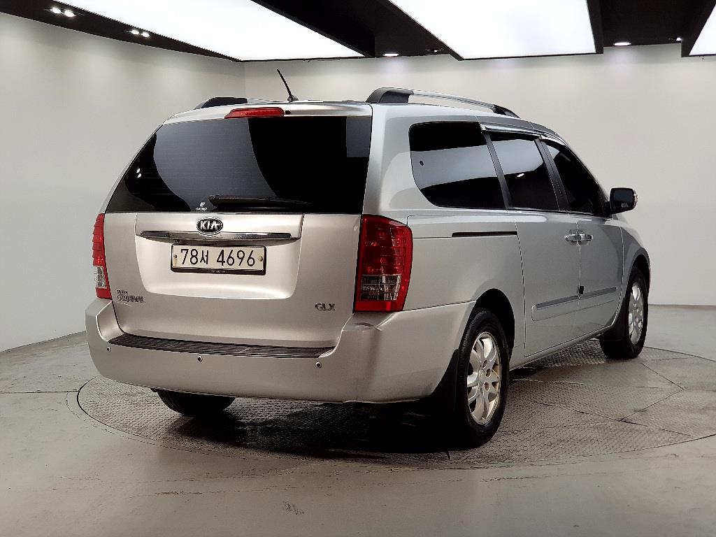 KIA Carnival - Vista 4