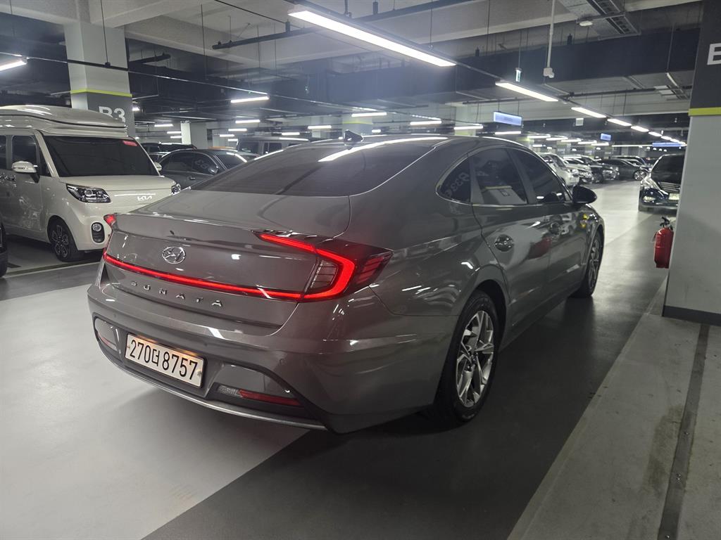 HYUNDAI Sonata - Vista 5