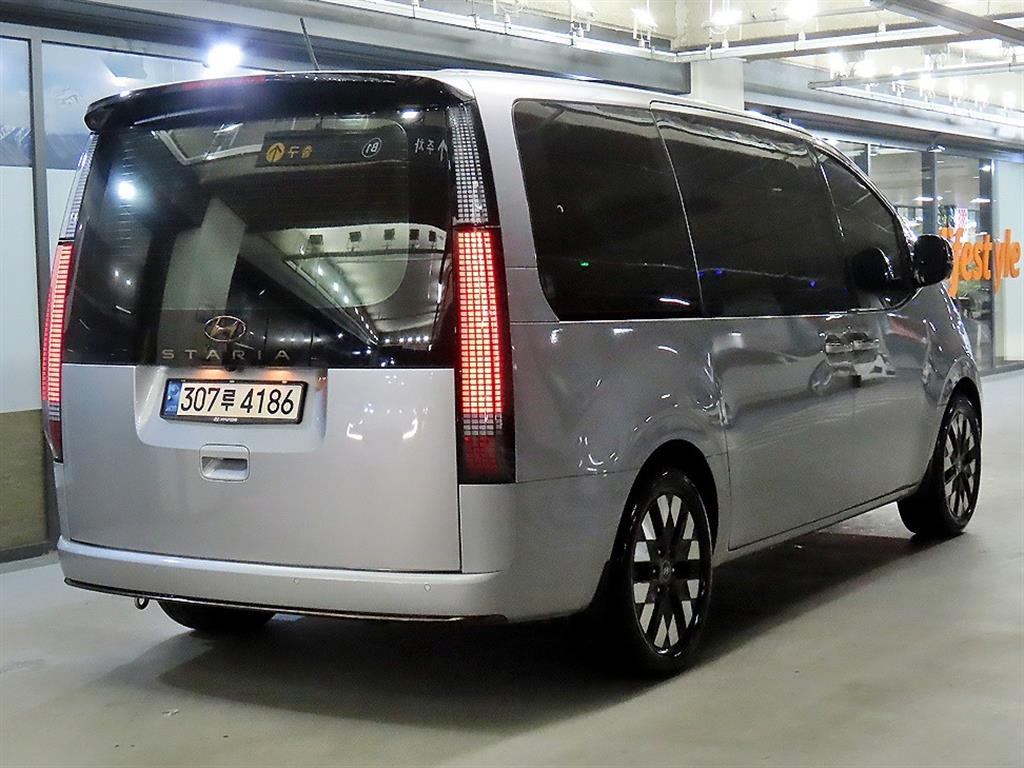 HYUNDAI Staria - Vista 4