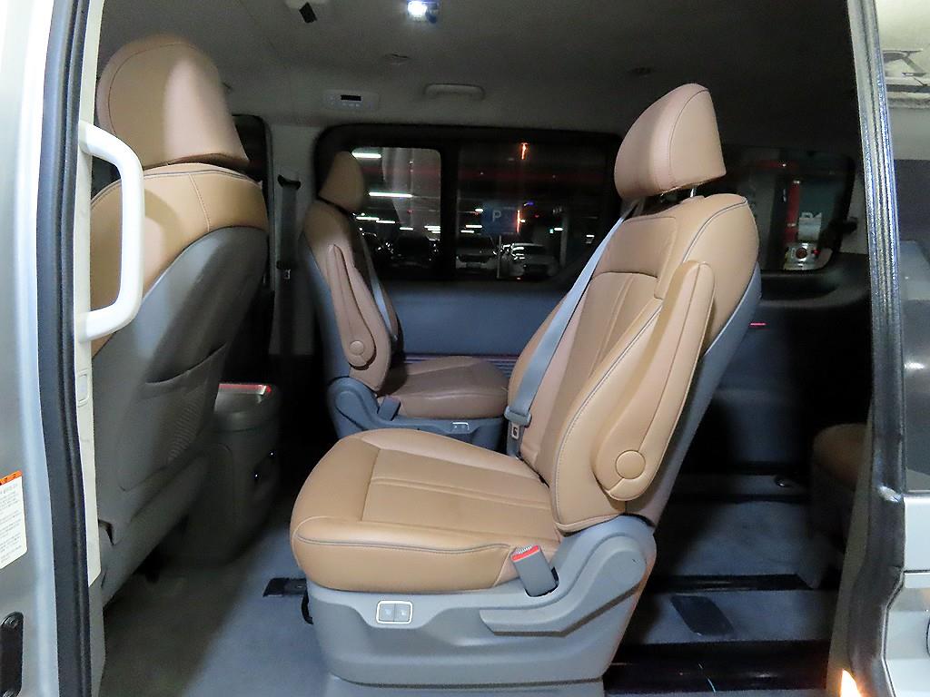 HYUNDAI Staria - Vista 7