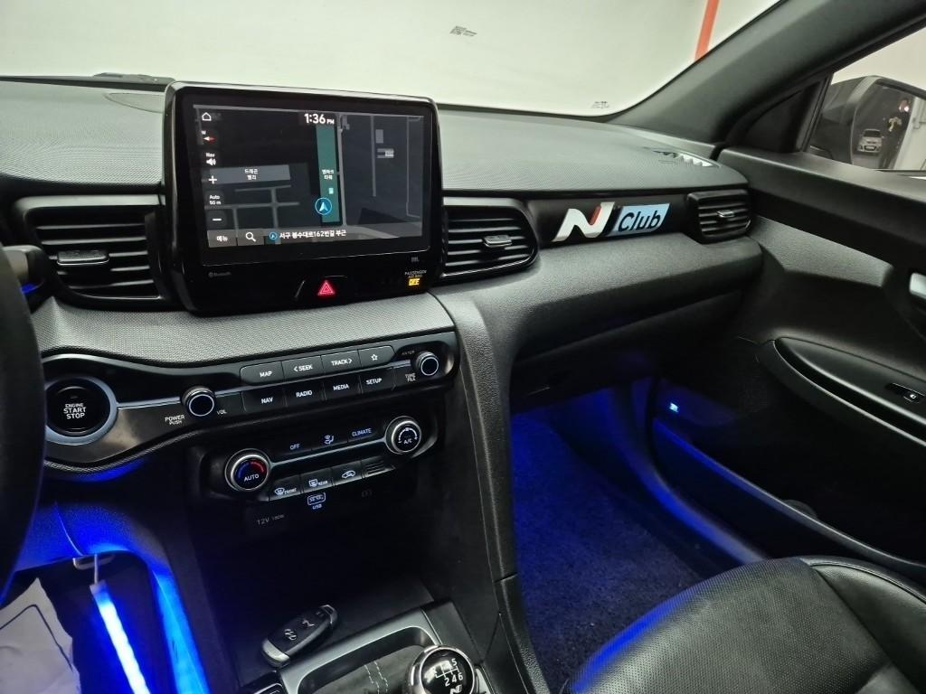 HYUNDAI Veloster - Vista 10