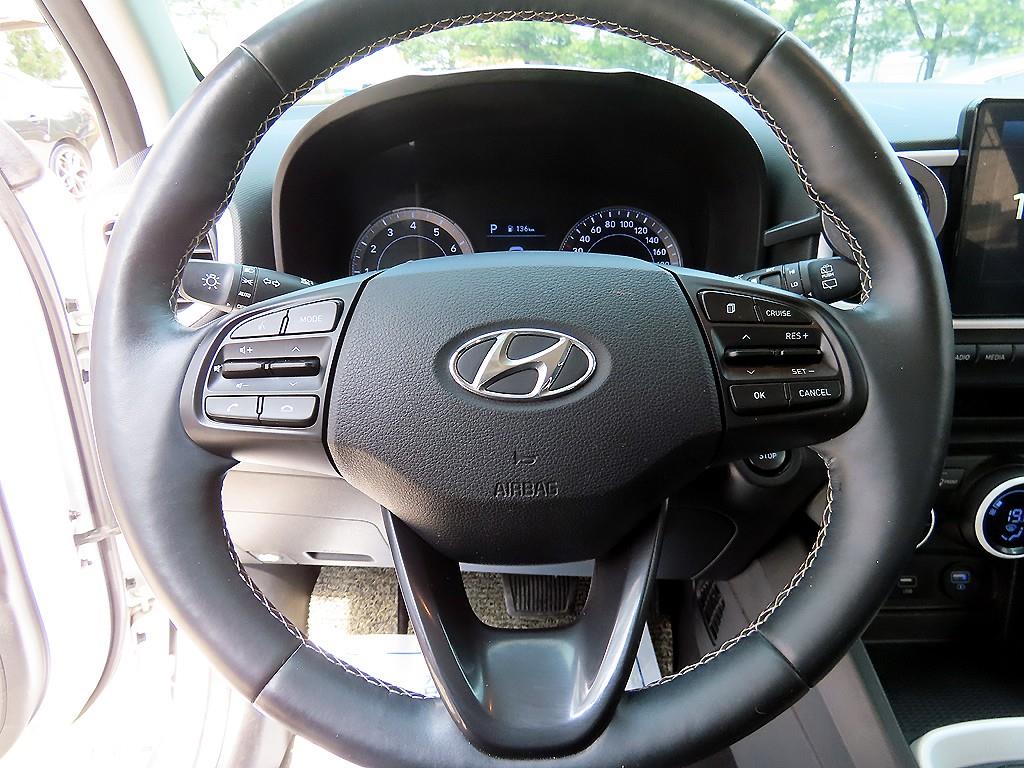 HYUNDAI Venue - Vista 8