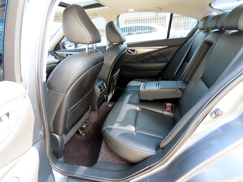 Infiniti Q - Vista 6