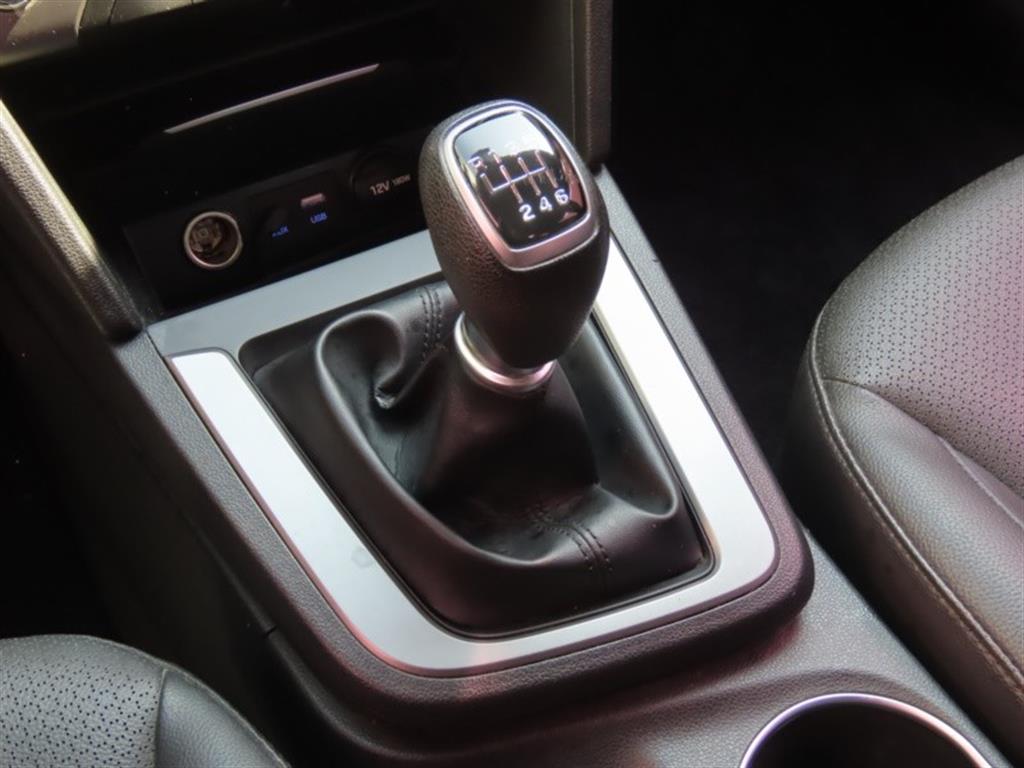 HYUNDAI Avante - Vista 11