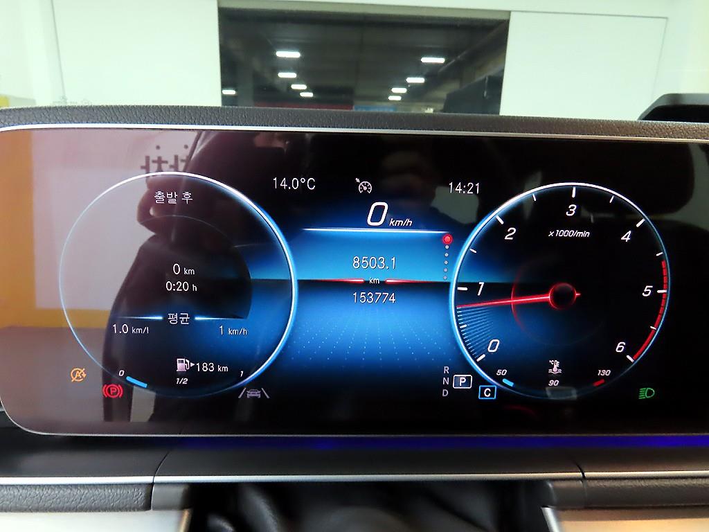 Mercedes Benz GLE Class - Vista 8