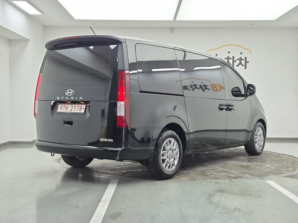HYUNDAI Staria - Vista 4