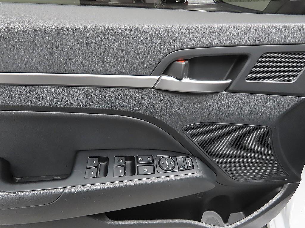 HYUNDAI Avante 2019 Blanco - Importación desde Corea - HF Imports Iquique - Foto 11