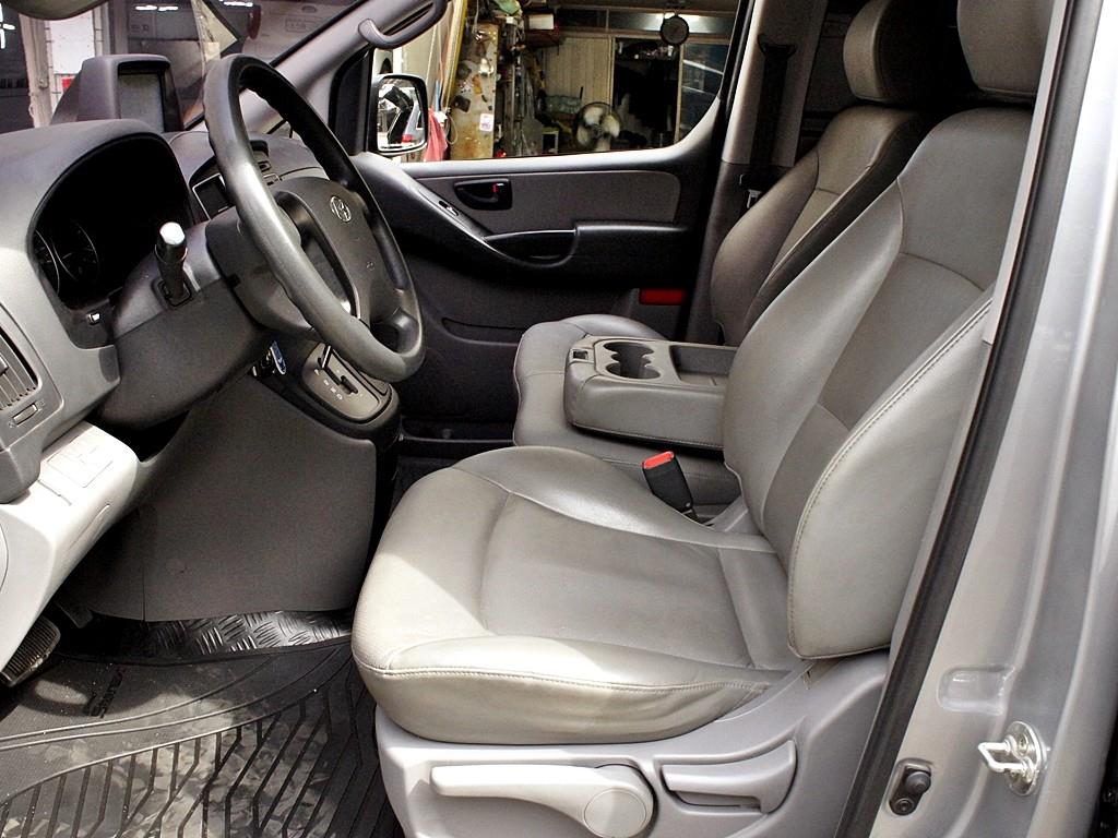 HYUNDAI Starex - Vista 9