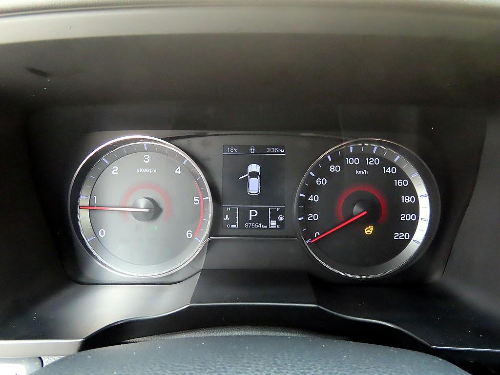 Ssangyong Tivoli - Vista 9