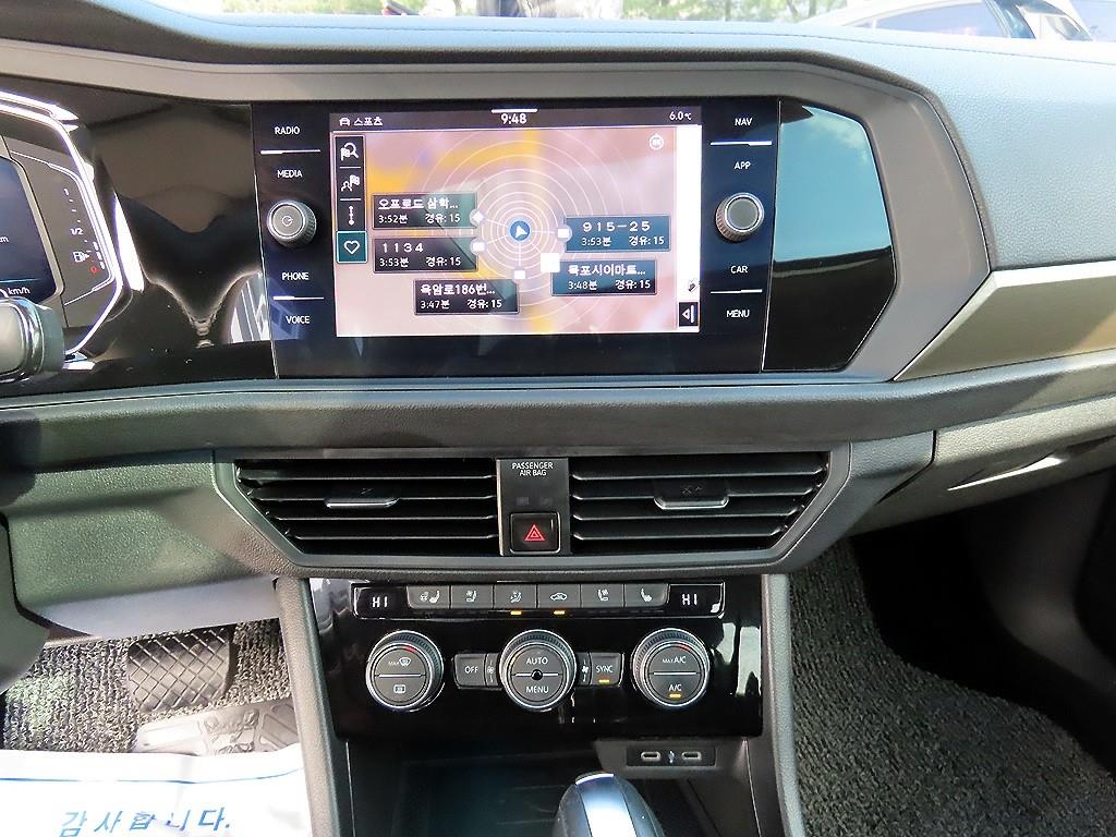 Volkswagen Jetta - Vista 12