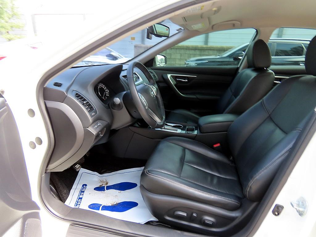 Nissan Altima - Vista 5