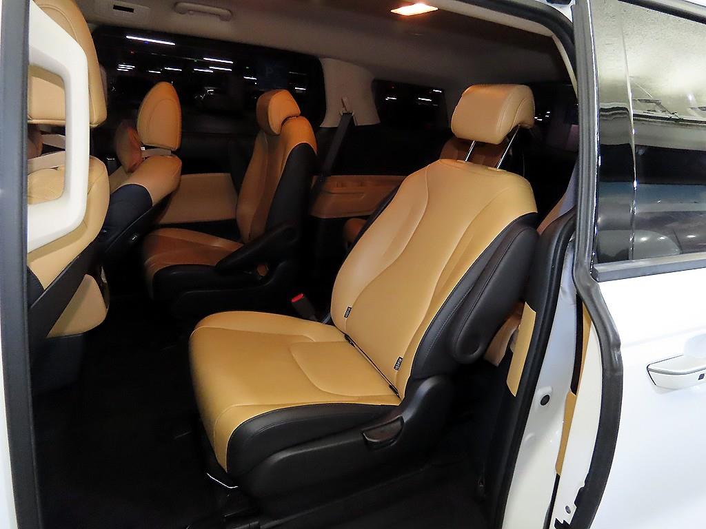 KIA Carnival - Vista 7