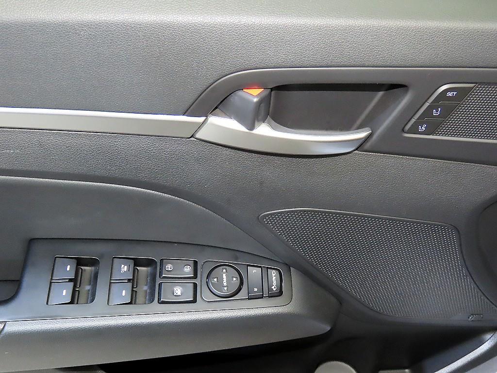 HYUNDAI Avante 2020 Blanco - Importación desde Corea - HF Imports Iquique - Foto 13