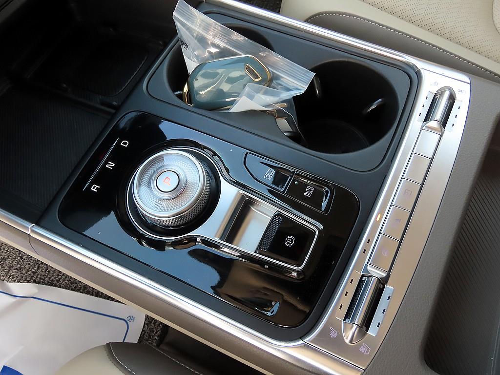 KIA Carnival - Vista 11