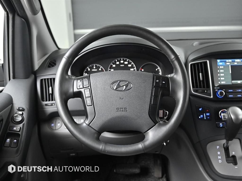 HYUNDAI Starex - Vista 11