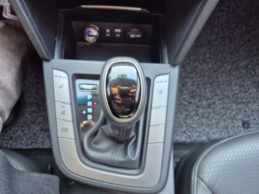 HYUNDAI Avante - Vista 12