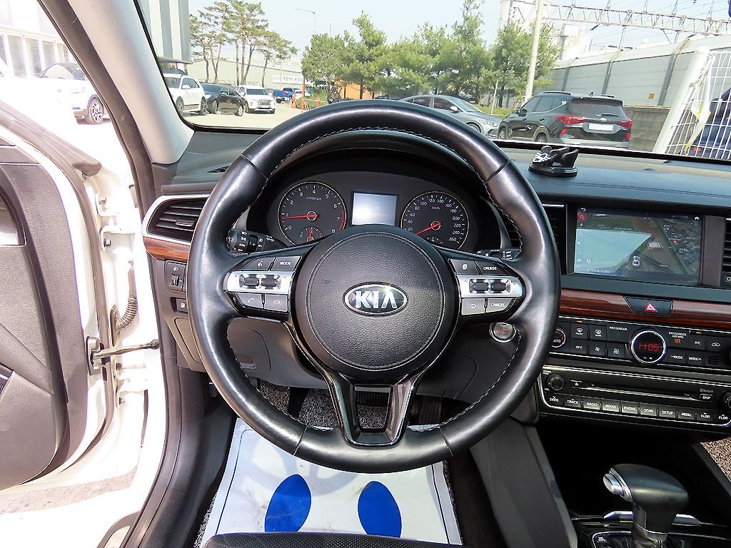 KIA K7 - Vista 8