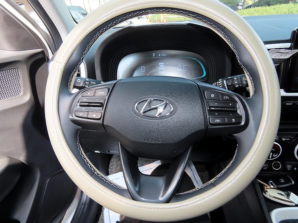 HYUNDAI Venue - Vista 8