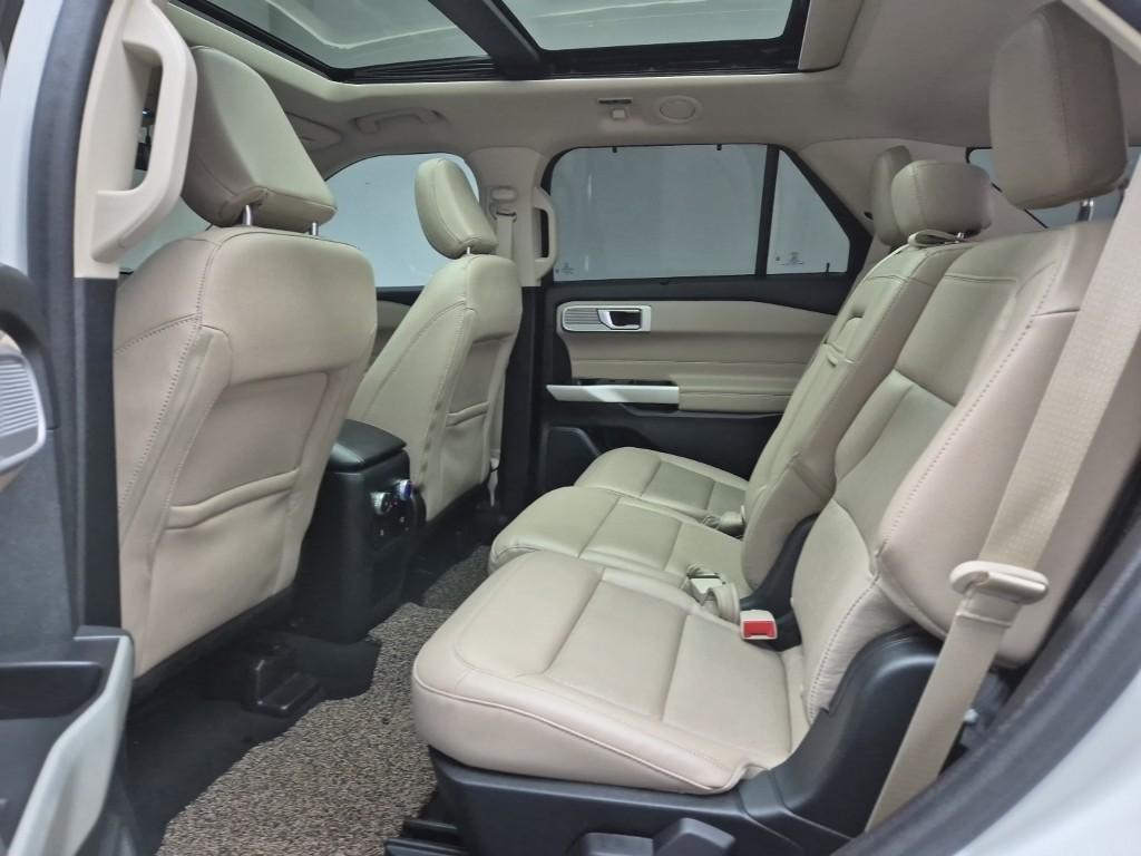 Ford Explorer - Vista 12