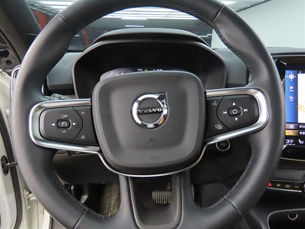 Volvo XC40 - Vista 8