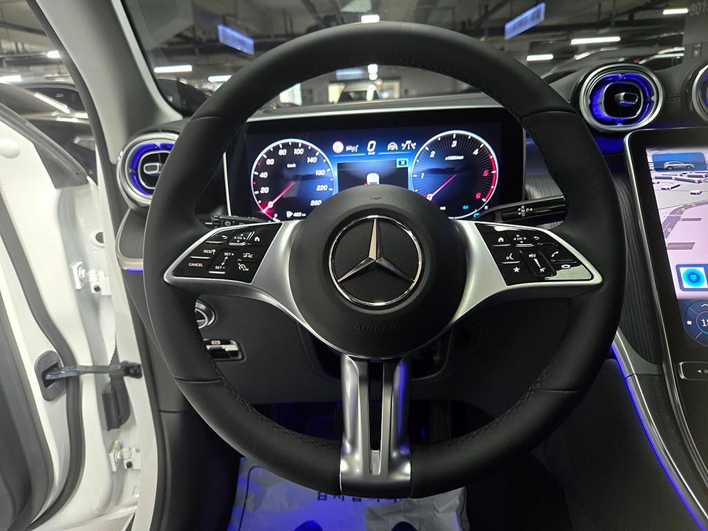 Mercedes Benz GLC Class - Vista 7