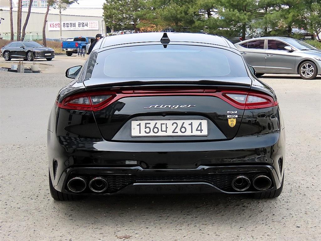 KIA Stinger - Vista 4