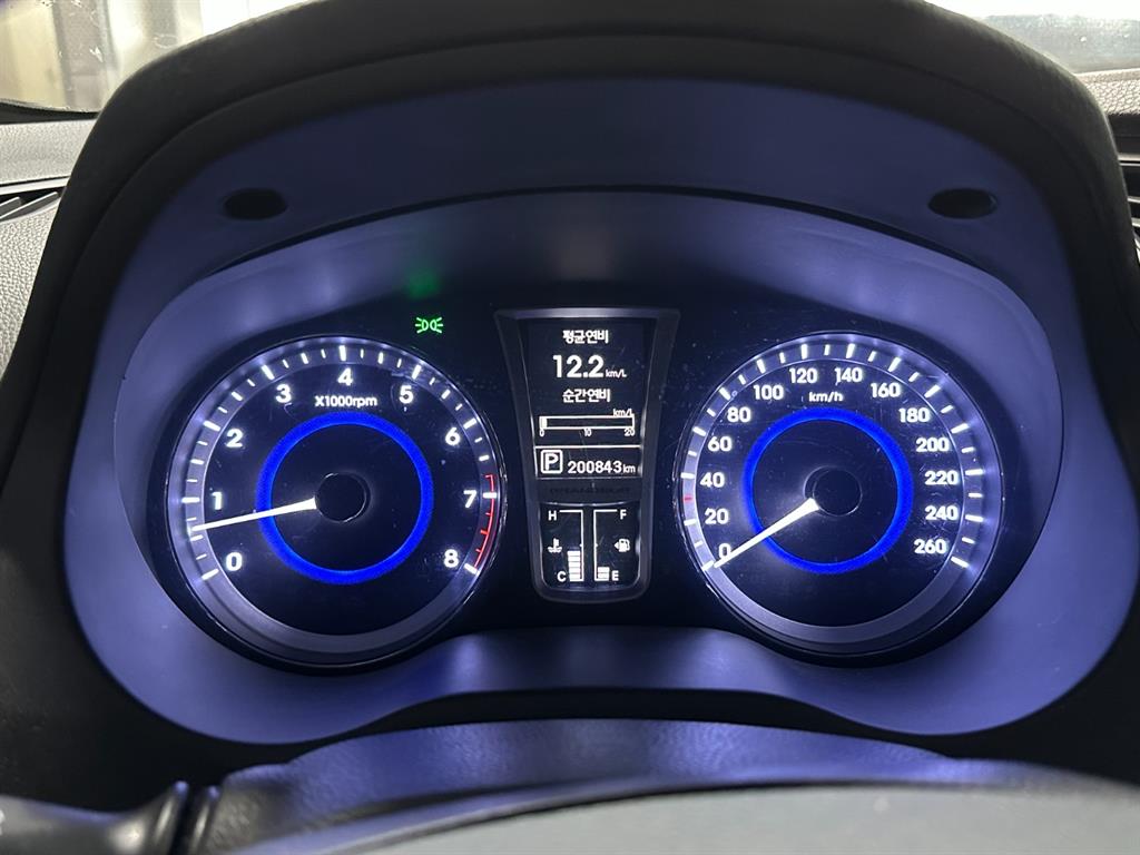 HYUNDAI Grandeur - Vista 11