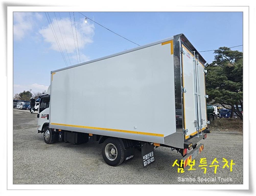 medium and large cargo truck - Vista 6