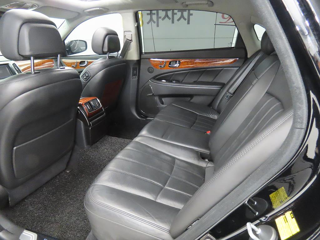 HYUNDAI Equus - Vista 6