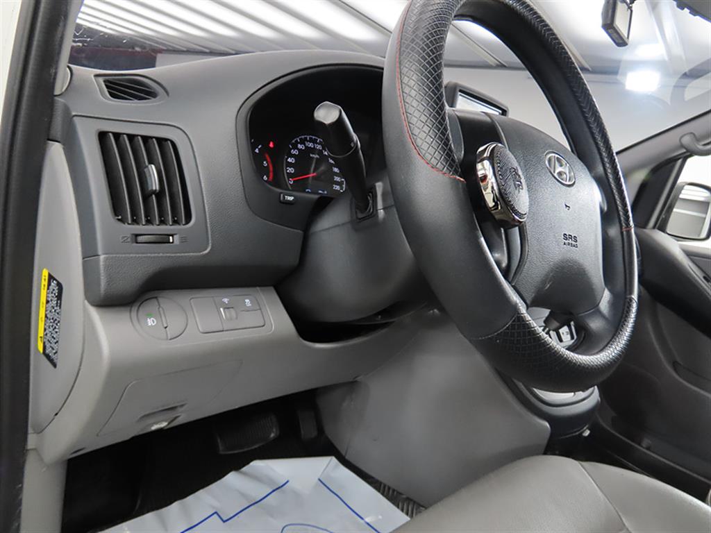 HYUNDAI Starex 2016 Negro - Importación desde Corea - HF Imports Iquique - Foto 13