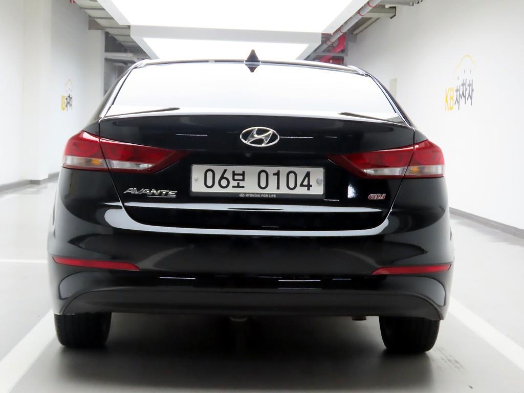 HYUNDAI Avante - Vista 3