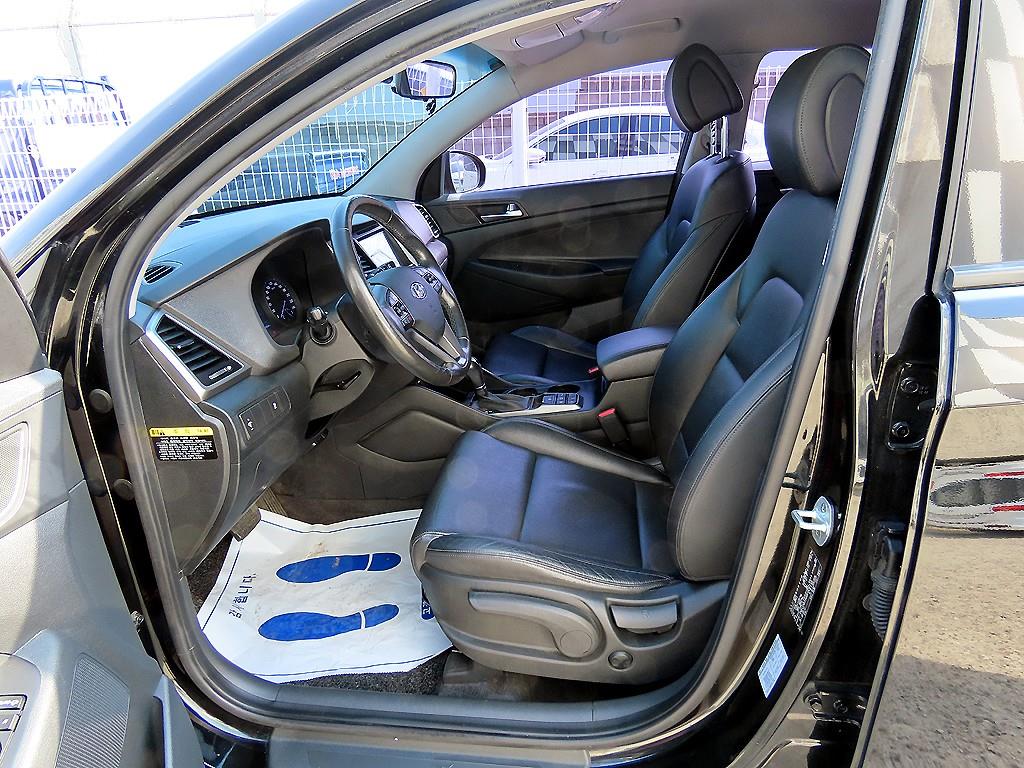 HYUNDAI Tucson - Vista 5