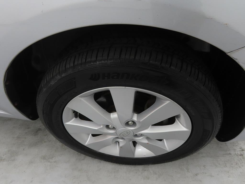 KIA Pride 2010 Gris - Importación desde Corea - HF Imports Iquique - Foto 18