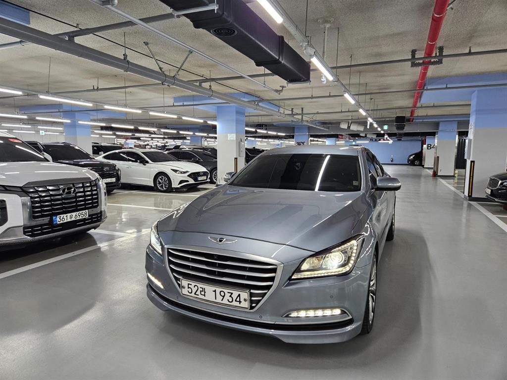 HYUNDAI Genesis - Vista 2