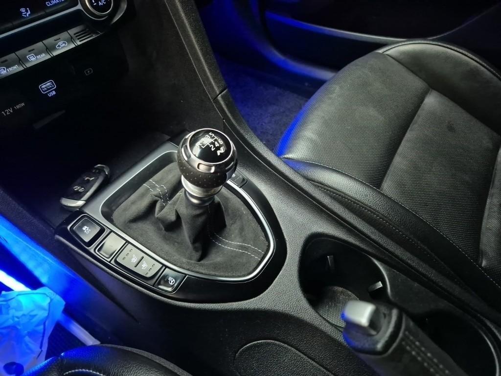 HYUNDAI Veloster - Vista 9