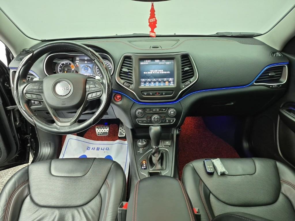 Jeep Cherokee - Vista 5